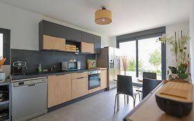 Logement cosy neuf avec jardin